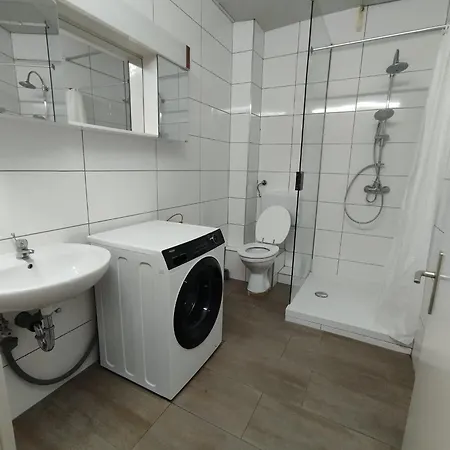 דירה Mit 3 Kueche Dusche Waschmaschine *